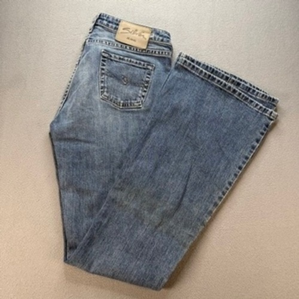 Silver Jeans Suki Bootcut Jeans Womens Fits 29x34* Thick Stitch Flare Distressed